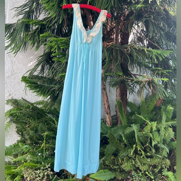 Vtg Baby Blue V-Neck Sleeveless Slip Dress with Floral Lace Neckline | Small - Picture 5 of 17